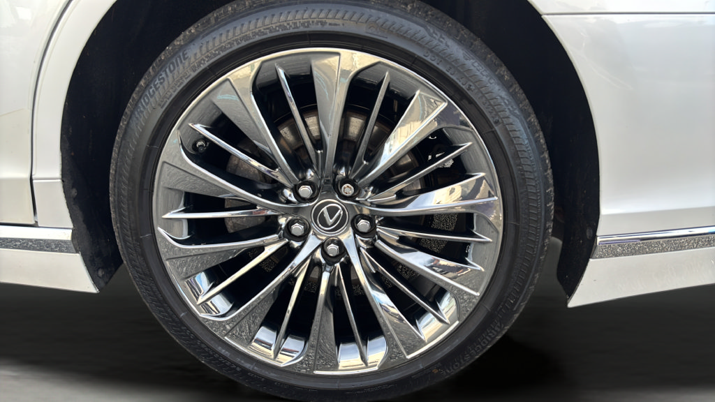 Used 2019 Lexus LS 500 AWD w/ Luxury Package image 8