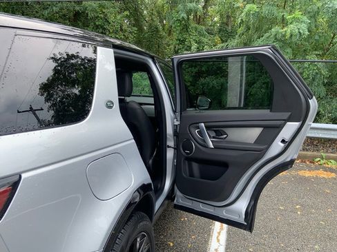 Certified 2025 Land Rover Discovery Sport Dynamic SE image 16