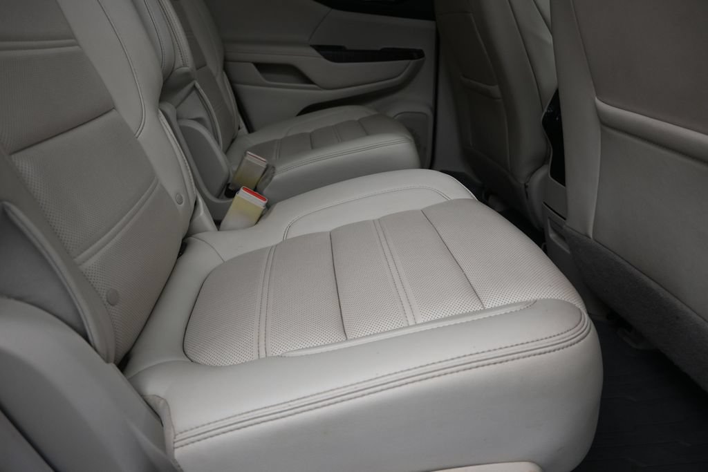 Used 2021 GMC Acadia Denali w/ Denali Technology Package FWD image 22