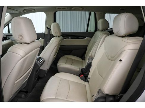 Used 2020 Cadillac XT6 Premium Luxury AWD/4WD image 22