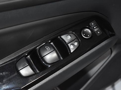 Certified 2024 Nissan Altima 2.0 SR image 5