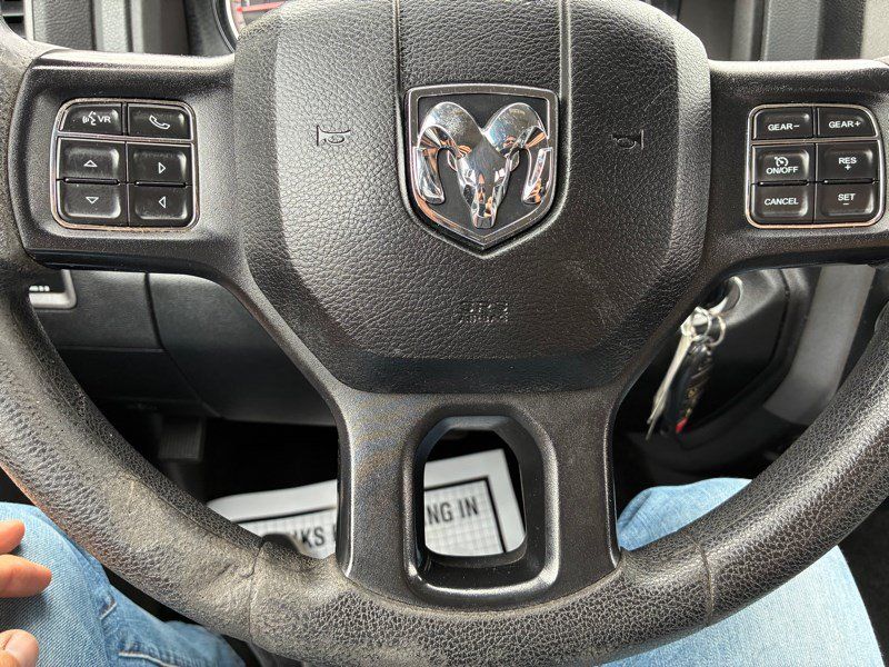 Used 2017 RAM 1500 Express AWD/4WD image 12