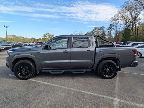 Used 2023 Nissan Frontier SV w/ Midnight Edition Package image 6