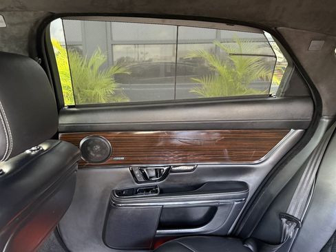 Used 2018 Jaguar XJ L Portfolio image 15