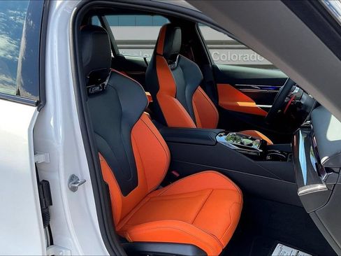 New 2027 BMW M5 Touring AWD/4WD image 29