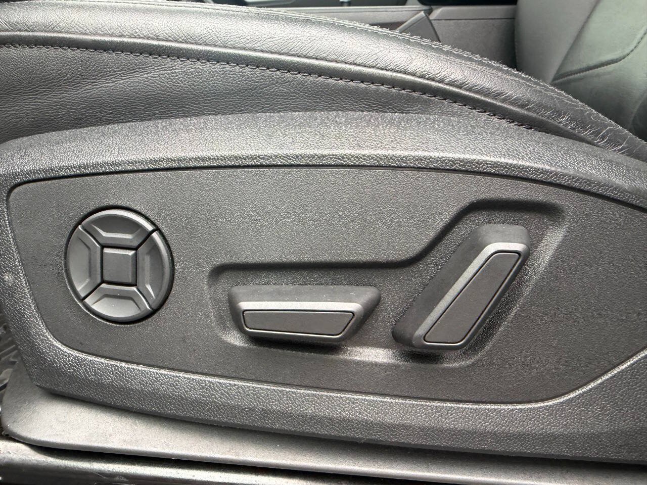 Used 2020 Audi Q3 2.0T Premium Plus w/ Premium Plus Package AWD/4WD image 19