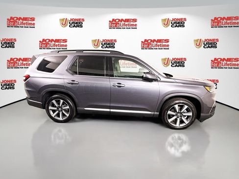 Used 2025 Honda Pilot Elite image 19