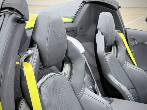 Used 2023 Chevrolet Corvette Stingray Preferred Conv w/ Z51 Performance Package RWD image 32