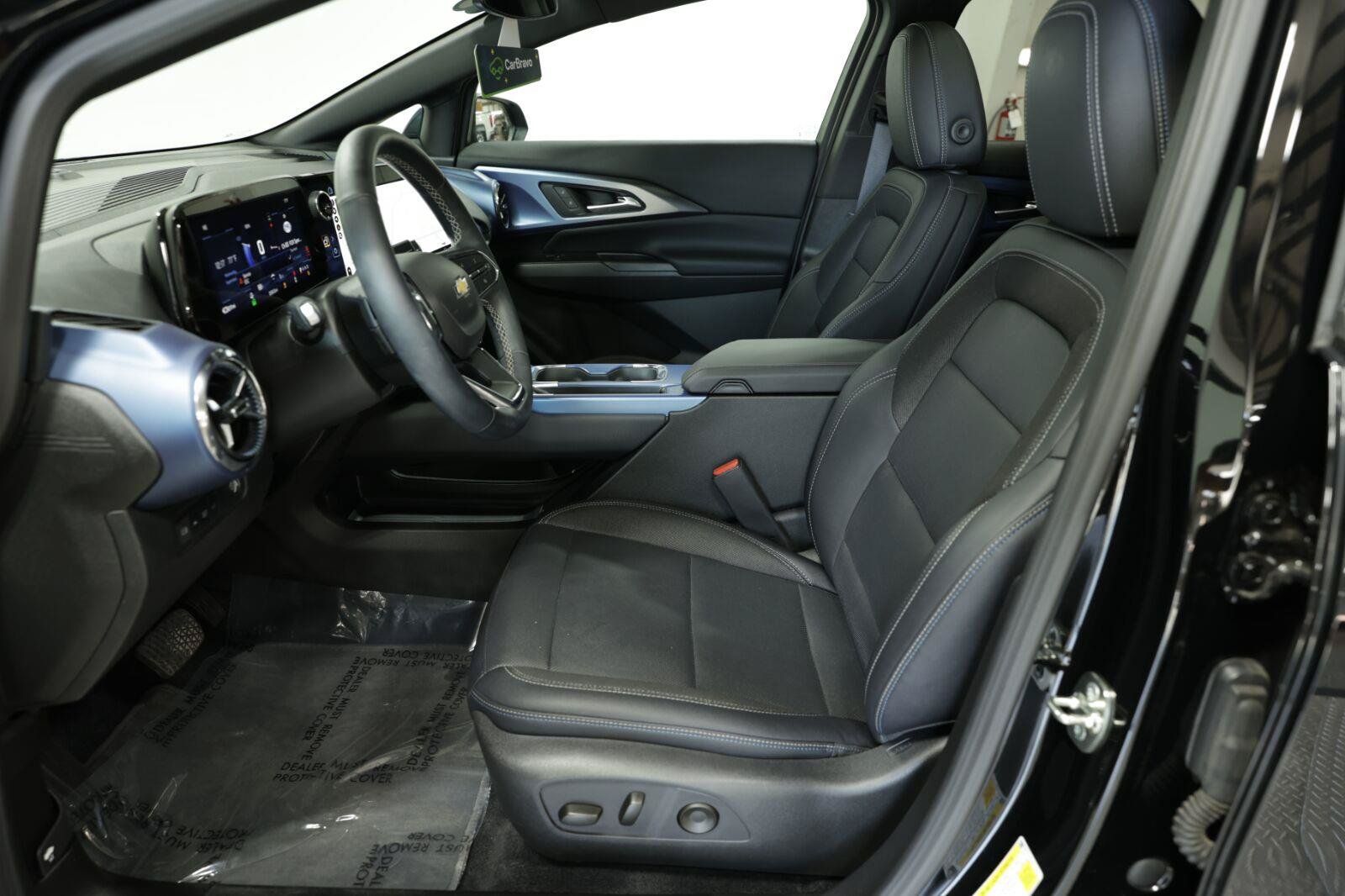 Certified 2025 Chevrolet Equinox EV LT w/ Convenience Package FWD image 36