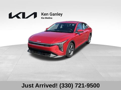 Used 2025 Kia K4 FWD image 1
