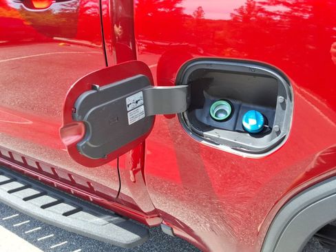 Certified 2025 GMC Sierra 1500 AT4 w/ AT4 Premium Package AWD/4WD image 13