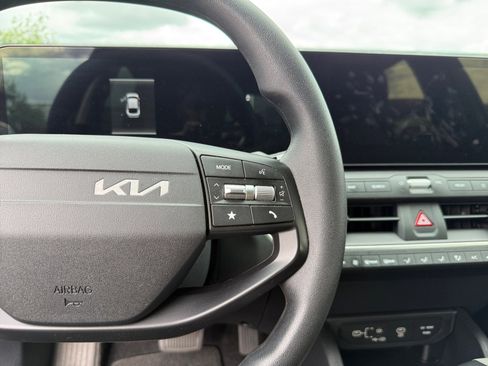 Used 2025 Kia K4 FWD image 17