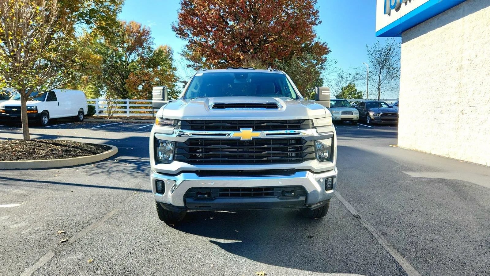Used 2025 Chevrolet Silverado 2500 LT w/ All Star Edition AWD/4WD image 3