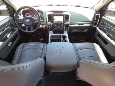 Used 2018 RAM 1500 SLT AWD/4WD image 23