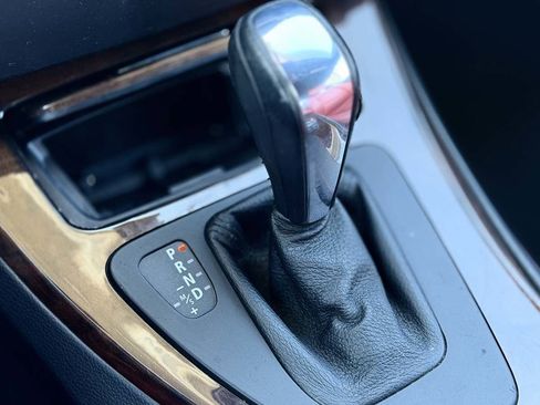 Used 2013 BMW 328i Convertible image 33