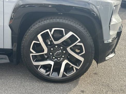 Used 2025 Chevrolet Silverado EV RST image 16