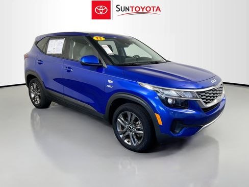 Used 2023 Kia Seltos LX AWD/4WD image 1