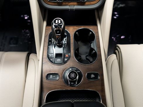 Certified 2024 Bentley Bentayga Extended Wheelbase image 32