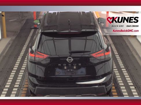 Used 2024 Nissan Rogue S image 17