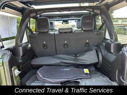 Used 2024 Jeep Wrangler Unlimited Sahara w/ Technology Group AWD/4WD image 38