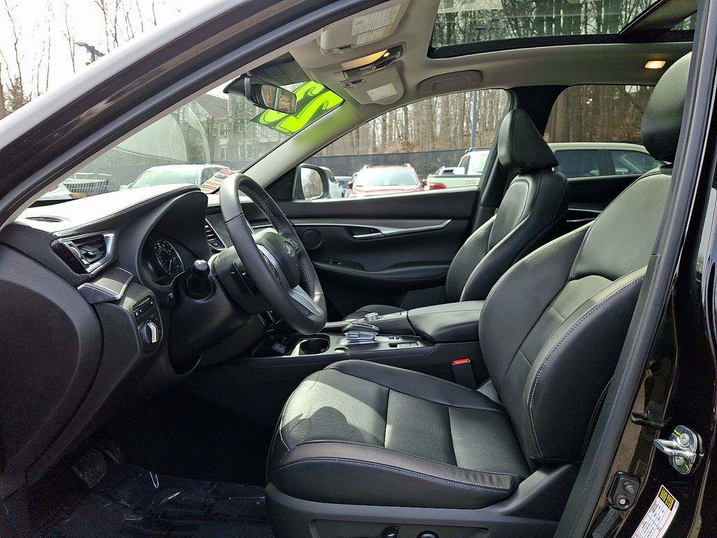 Used 2023 INFINITI QX50 Luxe AWD/4WD image 16