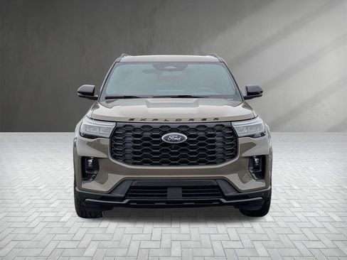 New 2026 Ford Explorer ST-Line w/ ST-Line Street Pack image 5