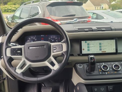 Used 2020 Land Rover Defender 110 S image 16