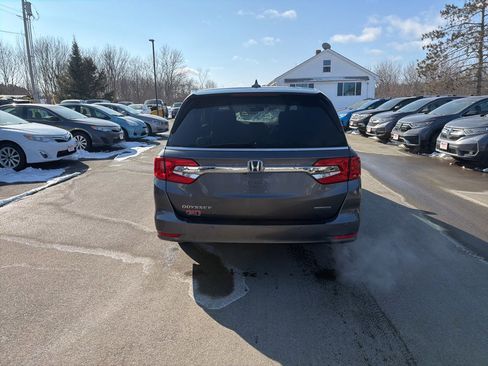 Used 2018 Honda Odyssey Touring image 3