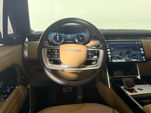 Used 2025 Land Rover Range Rover Long Wheelbase SE image 26