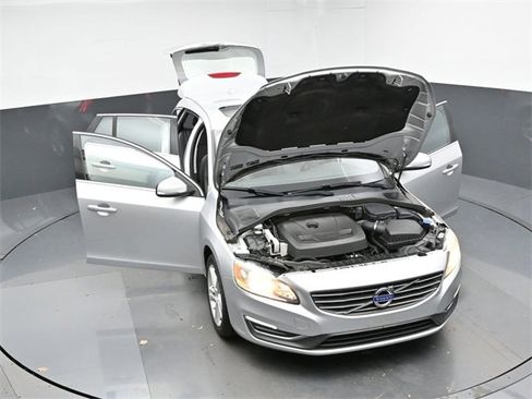 Used 2015 Volvo V60 T5 Premier image 44