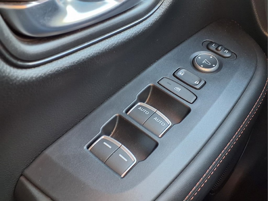 Certified 2025 Honda HR-V Sport image 19
