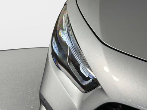 Used 2025 Mercedes-Benz GLA 35 AMG 4MATIC image 9