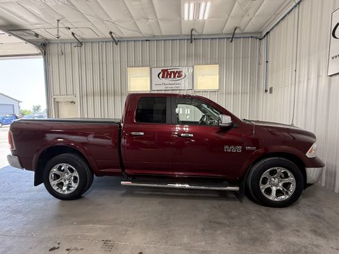 Used 2018 RAM 1500 Laramie AWD/4WD image 2
