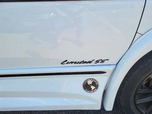 Used 2021 GMC Savana 2500 w/ Enhanced Convenience Package image 34