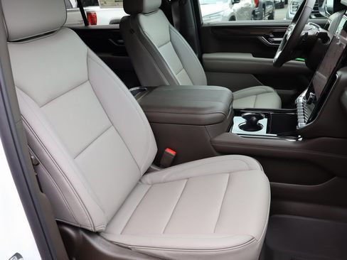 New 2026 GMC Yukon Elevation w/ LPO, Floor Liner Package image 28