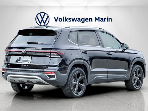 New 2026 Volkswagen Taos SEL image 5
