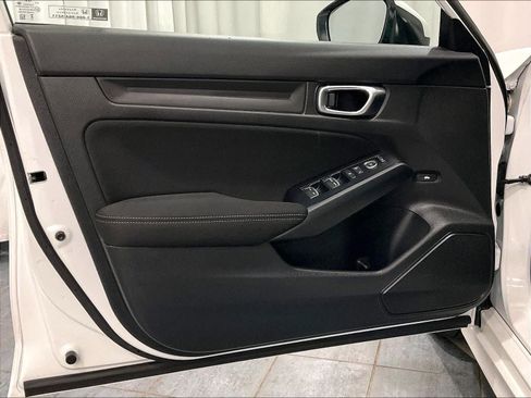 Used 2025 Honda Civic LX image 9