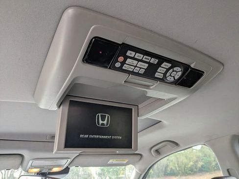 Used 2017 Honda Pilot Touring image 16