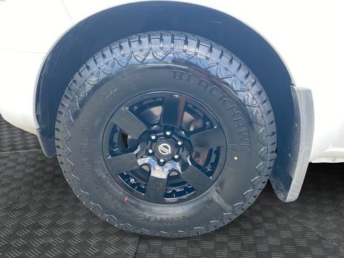 Used 2012 Nissan Frontier PRO-4X w/ Pro-4x Luxury Pkg AWD/4WD image 32