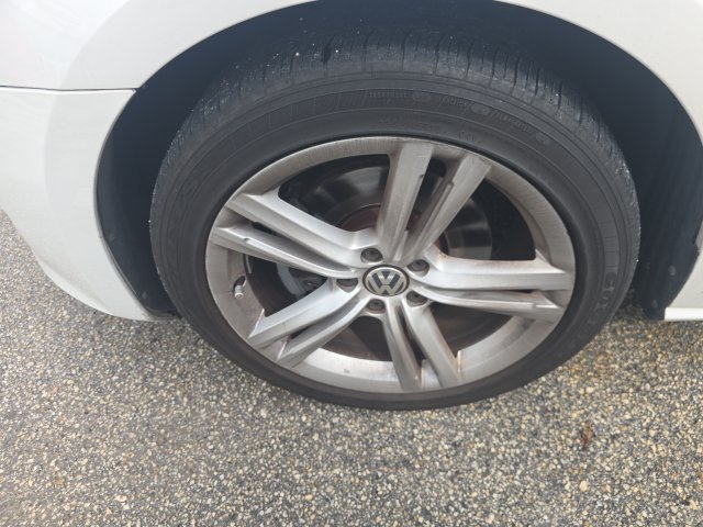 Used 2014 Volkswagen Passat TDI SEL Premium FWD image 25