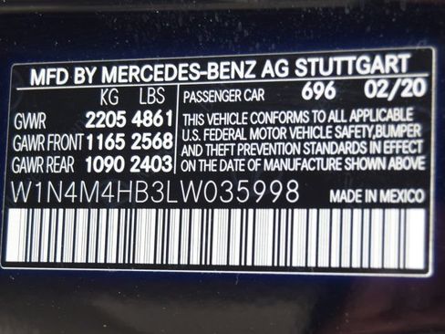 Used 2020 Mercedes-Benz GLB 250 4MATIC w/ Premium Package image 40