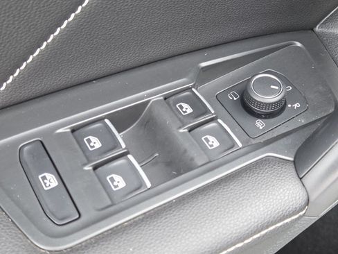 Used 2022 Volkswagen Tiguan SEL R-Line AWD/4WD image 36
