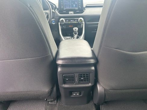 Used 2022 Toyota RAV4 SE AWD/4WD image 25