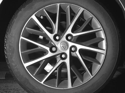 Used 2017 Lexus ES 350 w/ Navigation System Package image 15