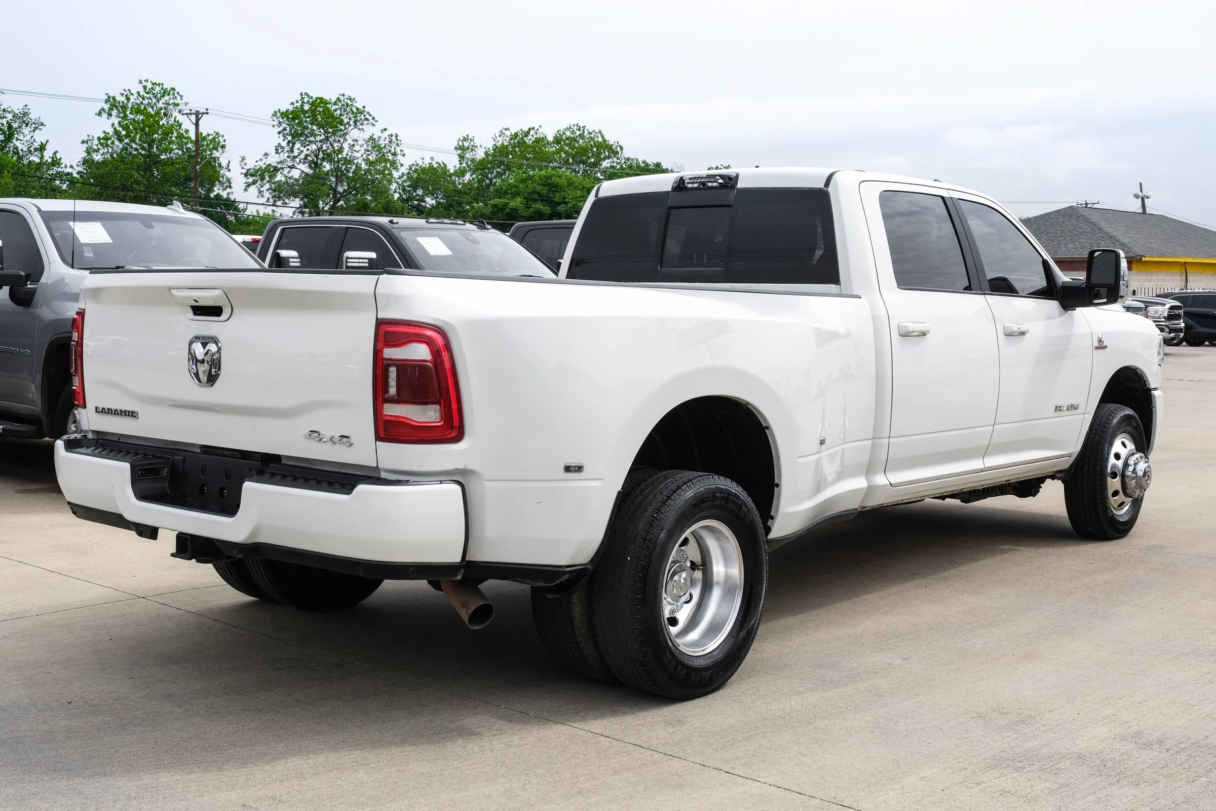 Used 2024 RAM 3500 Laramie w/ Sport Appearance Package AWD/4WD image 11