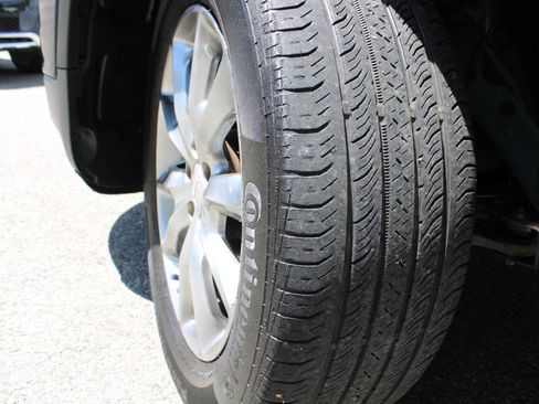 Used 2018 Jeep Cherokee Limited AWD/4WD image 18
