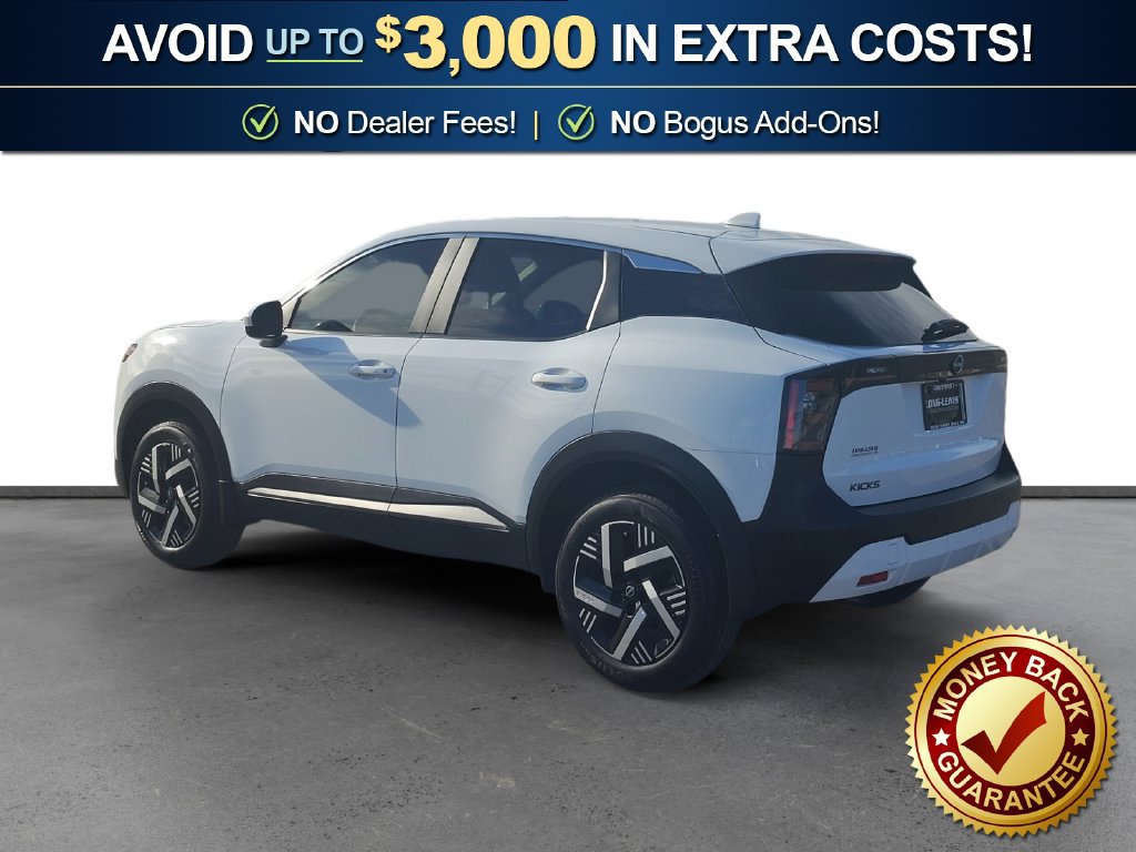 Used 2025 Nissan Kicks SV FWD image 4