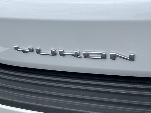 Used 2025 GMC Yukon Denali Ultimate AWD/4WD image 9