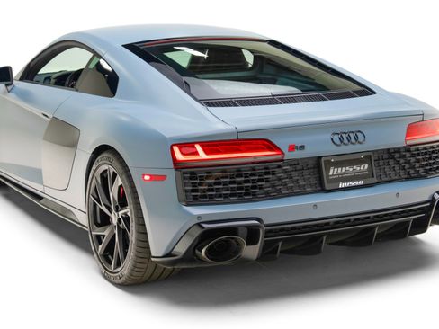Used 2022 Audi R8 V10 w/ Premium Package RWD image 46