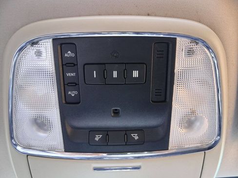 Used 2012 Jeep Grand Cherokee Laredo AWD/4WD image 20